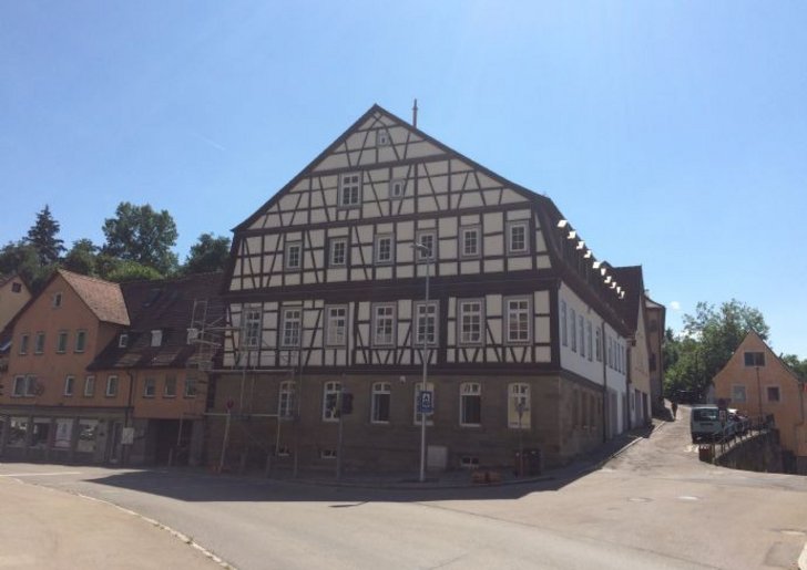 Bild 1: helle 3-Zimmer-Wohnung zu vermieten (Wohnung 11 komplett) Bild 1: helle 3-Zimmer-Wohnung zu vermieten (Wohnung 11 komplett)