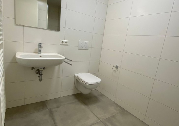 Bild 5: Geräumiges WG-Zimmer in einer Frauen-WG zu vermieten (Zimmer 5.2) Bild 5: Geräumiges WG-Zimmer in einer Frauen-WG zu vermieten (Zimmer 5.2)