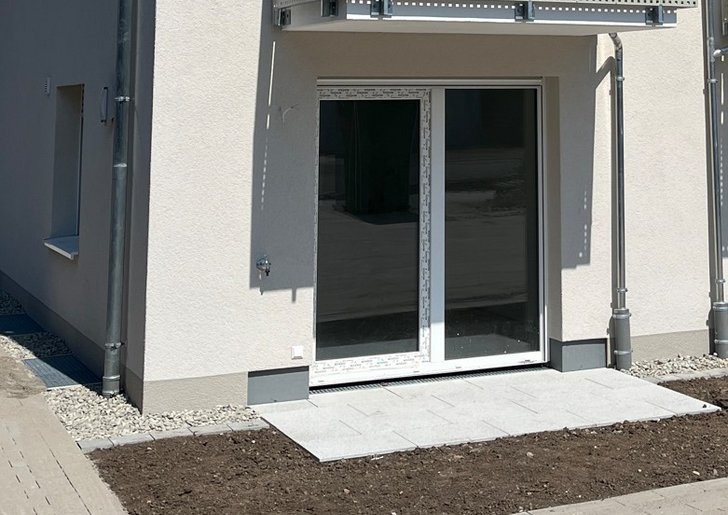 Bild 1: 1-Zi-Wohnung (EG) mit Terrasse Bild 1: 1-Zi-Wohnung (EG) mit Terrasse